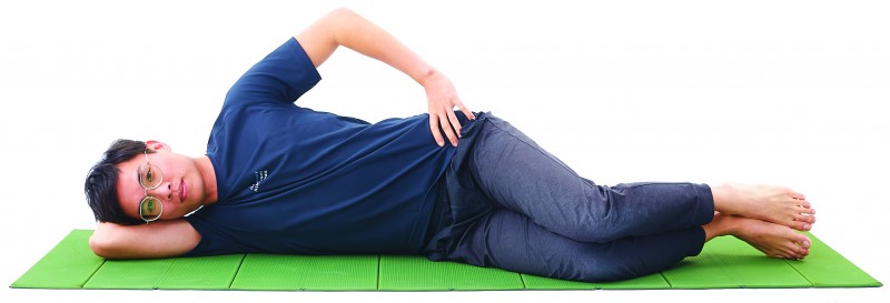 捲腹臀橋式。(圖/遠流提供) 捲腹臀橋式。(圖/遠流提供)