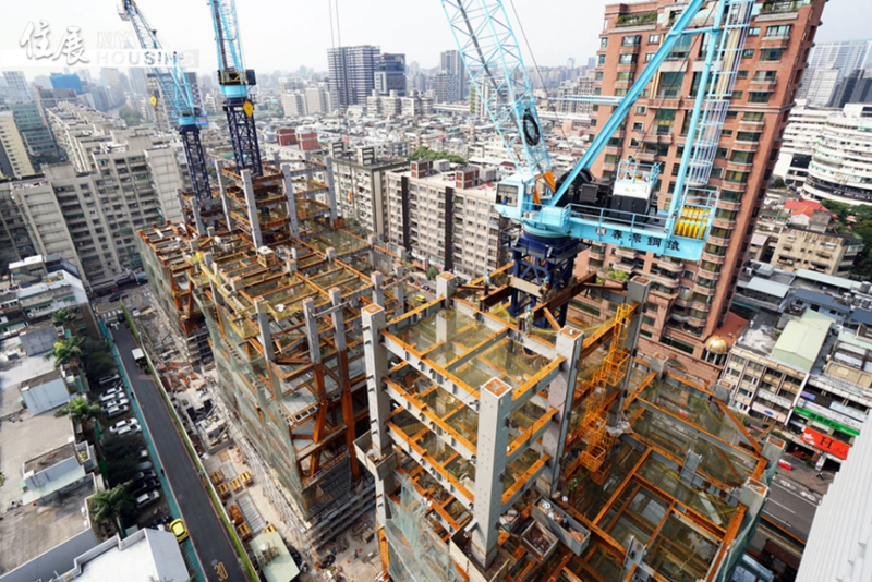 影響房價漲跌的因素多元,除了物件具備的市場性之外,日漸增加的營建成本也是其中之一。(圖片來源:住展房屋網) 影響房價漲跌的因素多元,除了物件具備的市場性之外,日漸增加的營建成本也是其中之一。(圖片來源:住展房屋網)