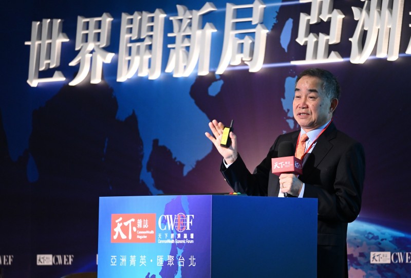 2025年1月8日，香港大學經管學院金融學講座教授暨香港人文社會研究所所長陳志武出席2025「天下經濟論壇」。（《天下雜誌》提供）