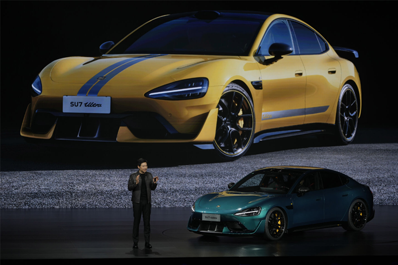 小米汽車首款車型SU7目前的提車等待時間大約為半年。（美聯社）