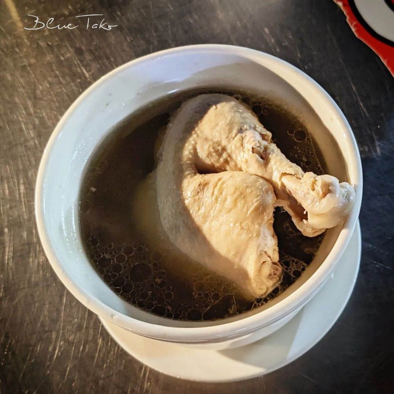 彰化精誠夜市必吃美食：蘇記雞湯燉盅（無名雞湯）（圖／取自IG@takoking2046 ）