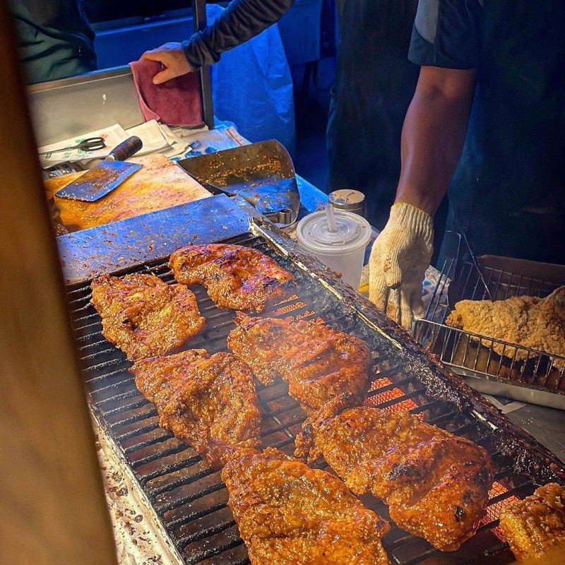 彰化精誠夜市必吃美食：數一數二碳烤香雞排（圖／取自IG@haha__eat ）