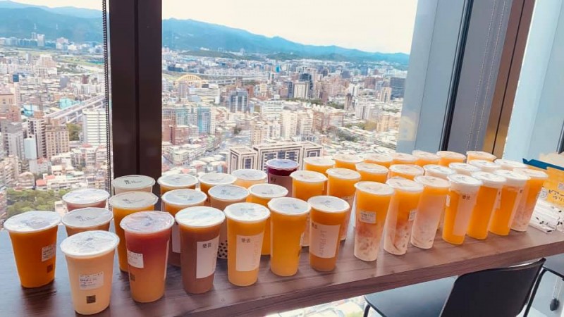 大牛科技は良好な社員福利を掲げる、例えばアフタヌーンティー。（大牛科技フェイスブック公式ページより）