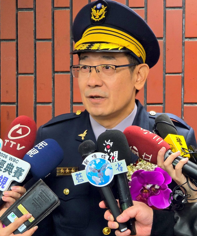 刑事警察局完成卸新任局長交接後，新任局長邱紹洲首度以刑事局長身分面對媒體，對打詐與偵防整合方向提出具體定調，現場成為警界關注焦點。(照片/蔡上機提供 鄧亦涵翻拍)