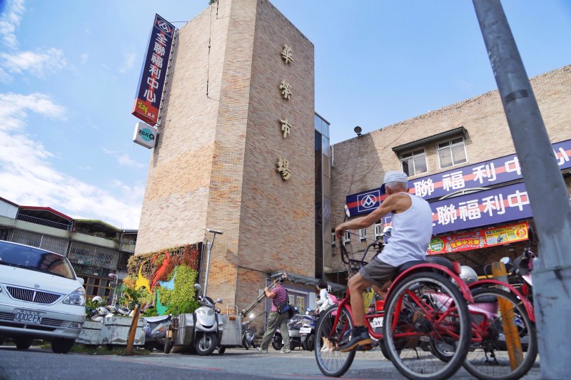 華榮市場為海砂屋,屬危樓需改建 華榮市場為海砂屋,屬危樓需改建